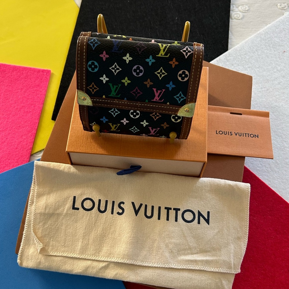 Louis Vuitton Authentic Takashi Murakami Luxury Wallet - Picture 4 of 11